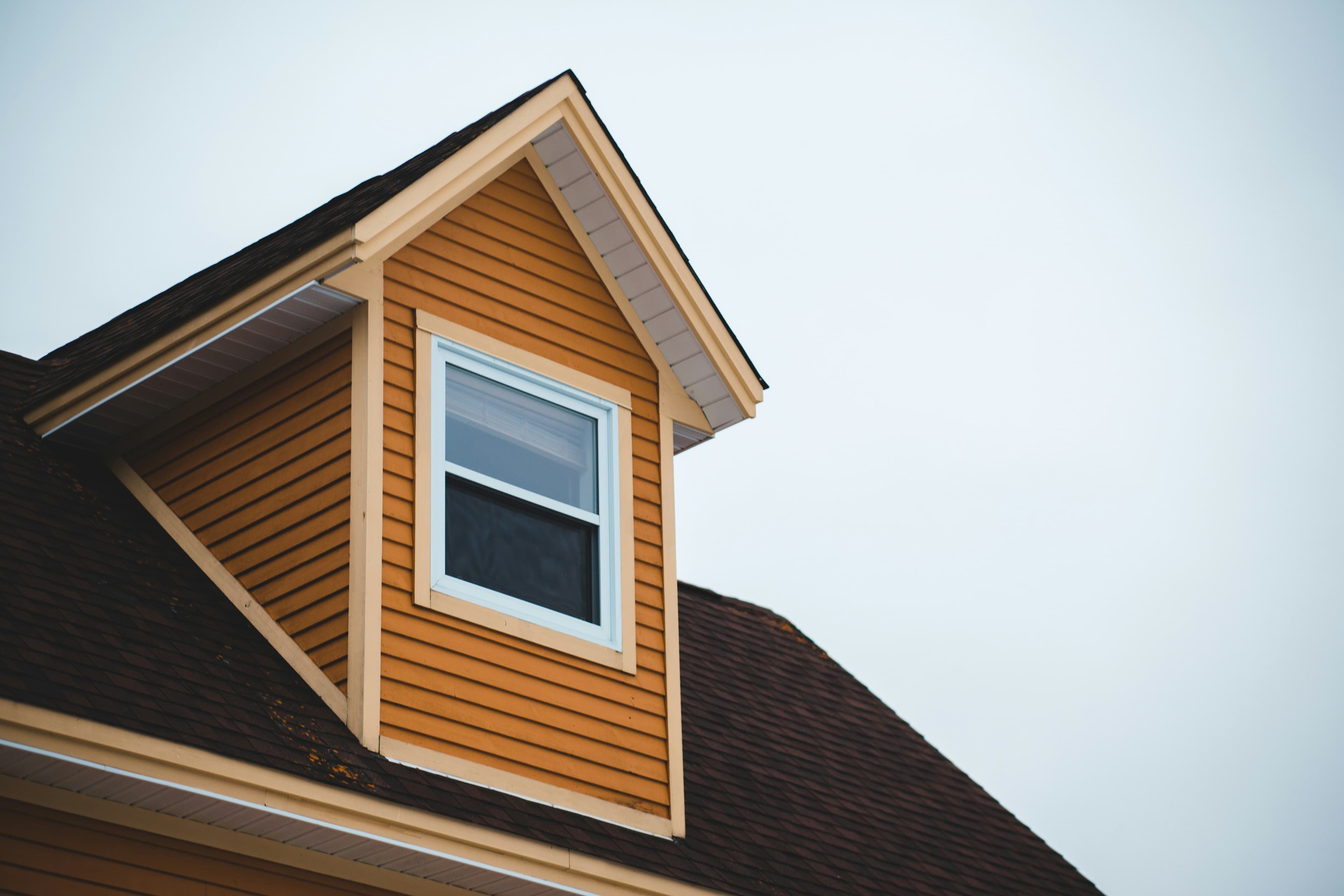 photo of gable roof